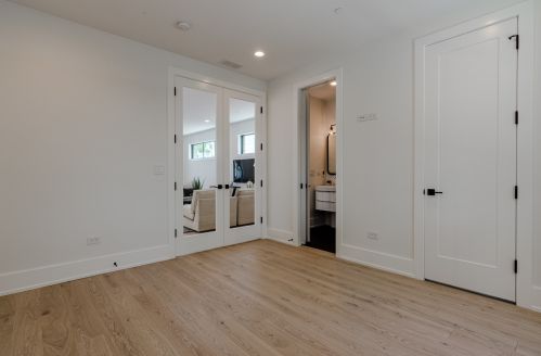 1909 Dayton St, Chicago IL 60614-5028 exterior