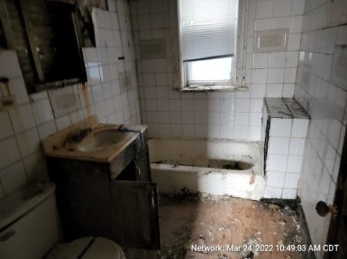 5235 Sangamon St, Chicago IL 60621-1910 exterior