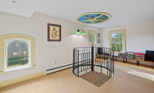 2414 Jarvis St, Milwaukee WI  53211-2128 exterior