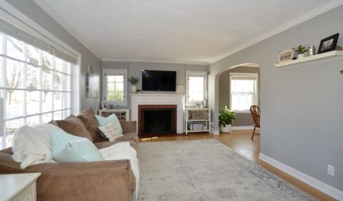 6903 Hadley St, Milwaukee, WI 53210-1235