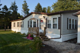 208 Round Up Cir, Brookings SD  57006-4532 exterior