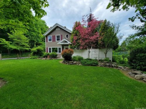 323 Grand Ave, Poughkeepsie NY 12603-4403 exterior