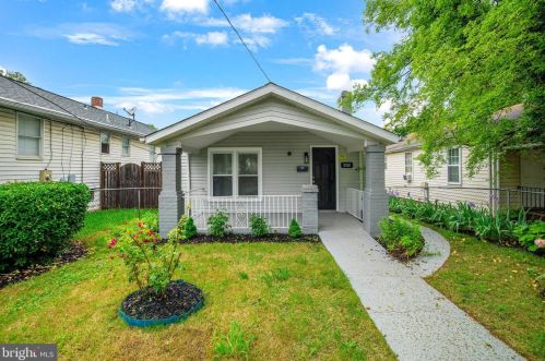 3320 D St, Washington, DC 20019-2301