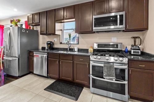 4453 Kildare Ave, Chicago IL 60652-3127 exterior