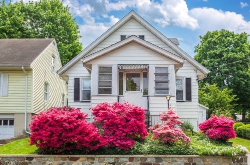 20 Fitzrandolph Rd, Town Center, NJ 07052-3549