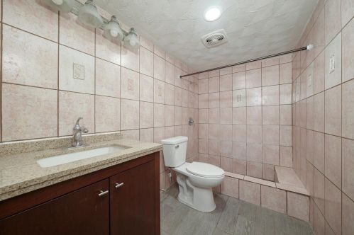 5257 Bishop St, Chicago IL 60827-5705 exterior