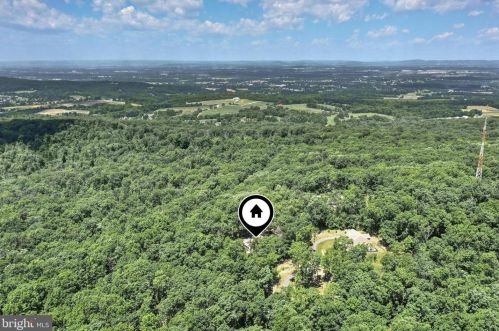 799 Laurel Wood Ln, Hanover PA 17331-6868 exterior