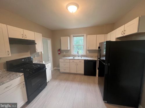 6302 Irving Ave, Camden NJ 08109-2420 exterior