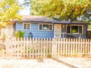 12729 Bush St, Portland OR  97236-3424 exterior