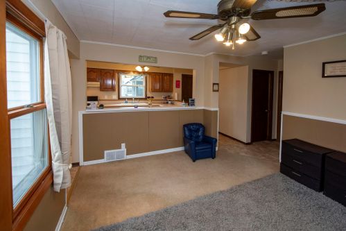 8442 Montana Ave, Milwaukee WI 53227-3357 exterior