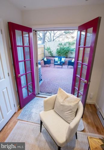 418 Capitol St, Washington DC  20003-4012 exterior