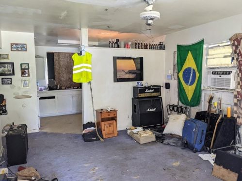 3705 Wallace Ave, Tampa, FL 33611-4210