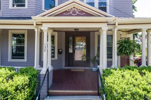 132 Pleasant Ave, Portland ME 04106-6226 exterior