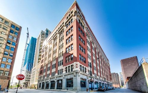 732 Financial Pl, Chicago IL  60605-1708 exterior