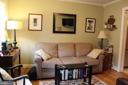 1735 Cameron St, Alexandria VA  22314-2706 exterior