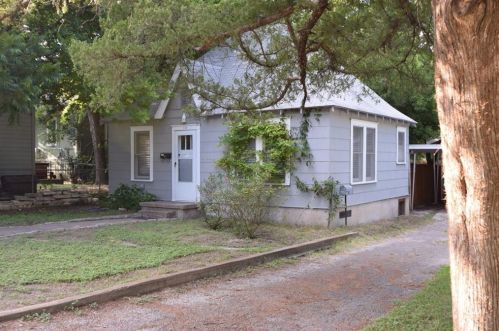 506 38th 1/2 St, Austin, TX 78751-5115