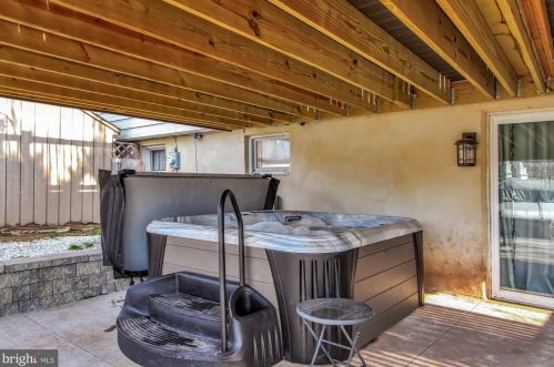 1243 Crestwood Dr, Pottstown PA 19464-2931 exterior