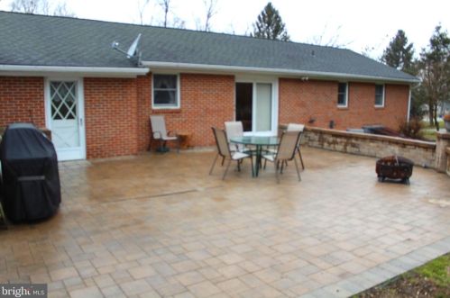 1037 Bollinger Rd, Littlestown PA 17340-9602 exterior