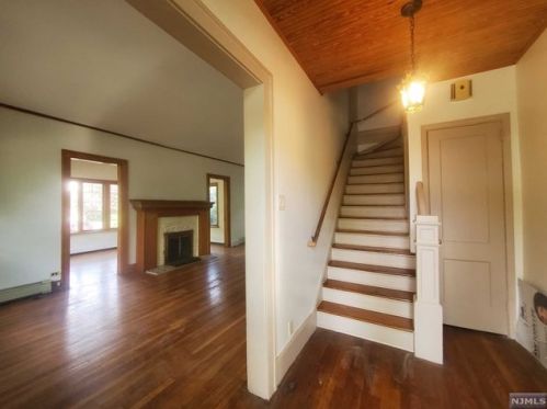 232 Madison Ave, Cresskill NJ  07626-1308 exterior