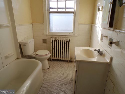 1304 Main St, Darby PA 19023-2619 exterior