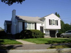 103 Albemarle Rd, Newton, MA 02460-1136