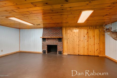 1662 136th St, Grant MI 49327-9643 exterior