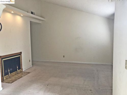 3733 Clayton Rd, Concord CA 94521-2555 exterior