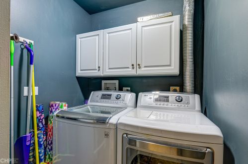 987 Golf Course Rd, Bull Valley IL 60014-8343 exterior