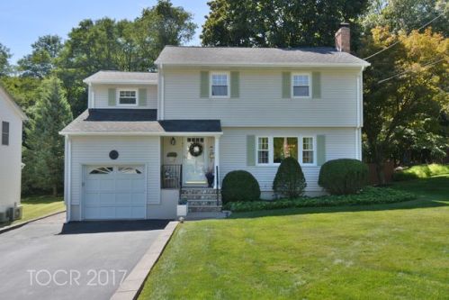 16 Eastview Ave, Mahwah, NJ 07430-1211