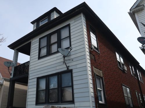 5723 Damen Ave, Chicago, IL 60636-1505