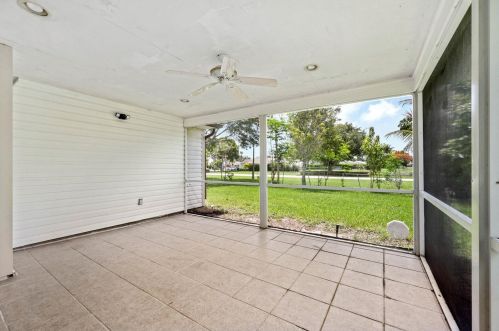5320 Courtney Cir, Boynton Beach FL 33472-1249 exterior