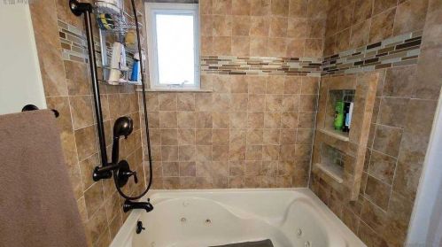 15 Mont Ave, Huntington Station NY 11746-6835 exterior