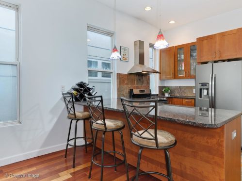 1344 Artesian Ave, Chicago IL  60622-2934 exterior