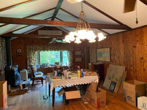 85 Lakeside Dr, Wantage NJ  07461-4360 exterior