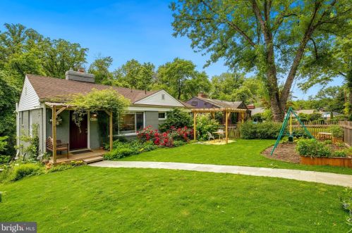 8412 Barron St, Silver Spring MD 20912-7247 exterior