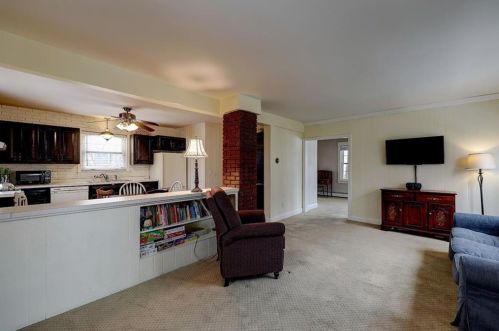 12 Lennon St, Providence RI 02908-1914 exterior