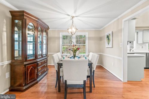 1901 Fallsmead Way, Rockville MD 20854-2640 exterior