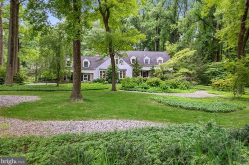 34 Long Dr, Trenton, NJ 08648-2714