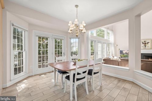 10907 Lamplighter Ln, Rockville MD 20854-2763 exterior