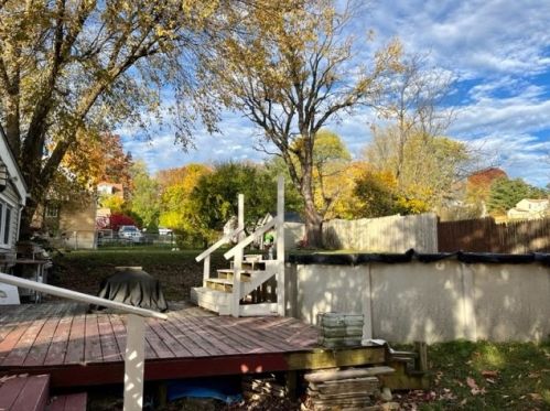 404 Middle St, Pittsburgh PA 15227-3844 exterior