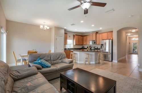 3826 Cass St, Tampa FL 33606-1305 exterior