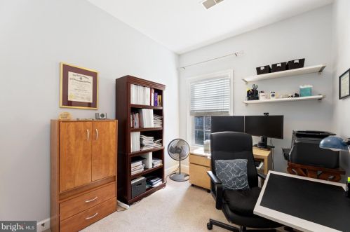 7585 Great Swan Ct, Alexandria VA 22306-2275 exterior