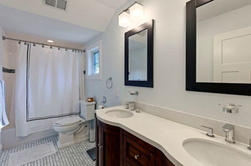 82 Day St, Newton MA 02466-2906 exterior