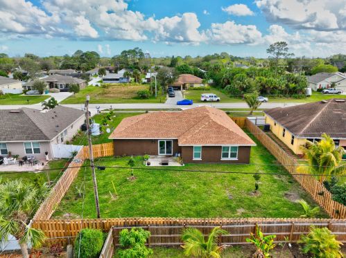 2356 Savona Blvd, Fort Pierce FL  34953-2215 exterior