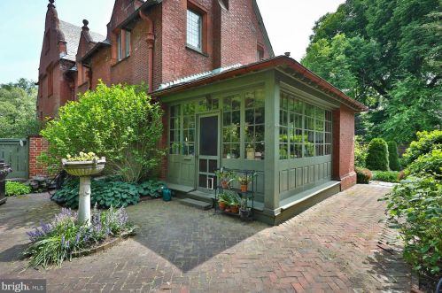 455 Chestnut Hill Ave, Philadelphia PA 19118-2712 exterior