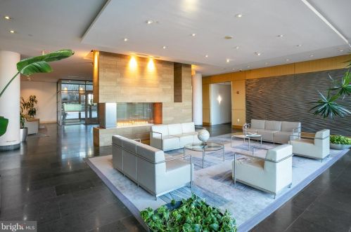 2001 15th St, Arlington VA 22201-2604 exterior