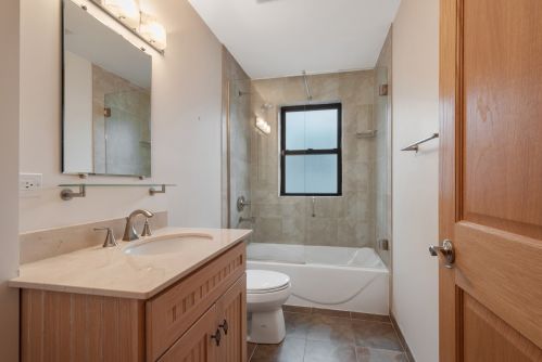 2712 Bryn Mawr Ave, Chicago IL 60659-4414 exterior