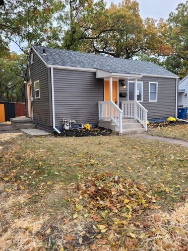 5708 3rd Ave, Gary, IN 46406-0015