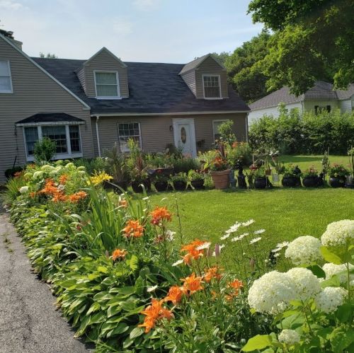 2440 Lewis Ave, Waukegan IL 60087-3056 exterior