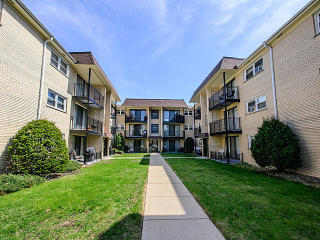 6551 Harlem Ave, Chicago IL  60631-3930 exterior